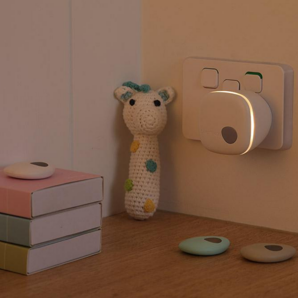 SmartSnugg SmartBridge - SmartSnugg Tech Bundle - SmartSnugg SmartPebble the low-energy Bluetooth transmitter of your child's internal sleeper temperature and sleeping position. Baby monitor - Temperature monitor - Position monitor - Shop Snooze