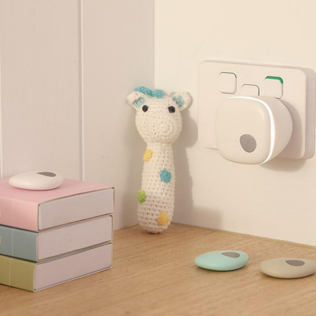 SmartSnugg SmartBridge - SmartSnugg Tech Bundle - SmartSnugg SmartPebble the low-energy Bluetooth transmitter of your child's internal sleeper temperature and sleeping position. Baby monitor - Temperature monitor - Position monitor - Shop Snooze